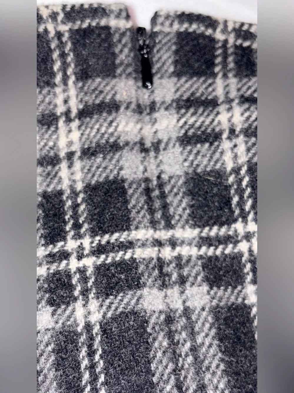 Vintage Talbots Plaid 100% Wool Midi Pencil Skirt - Size 10 - Picture 7 of 10